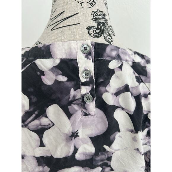 Banana Republic 100% Silk Purple Floral Blouse W/ Back Buttons Office Luxe Sz XS - Picture 4 of 5